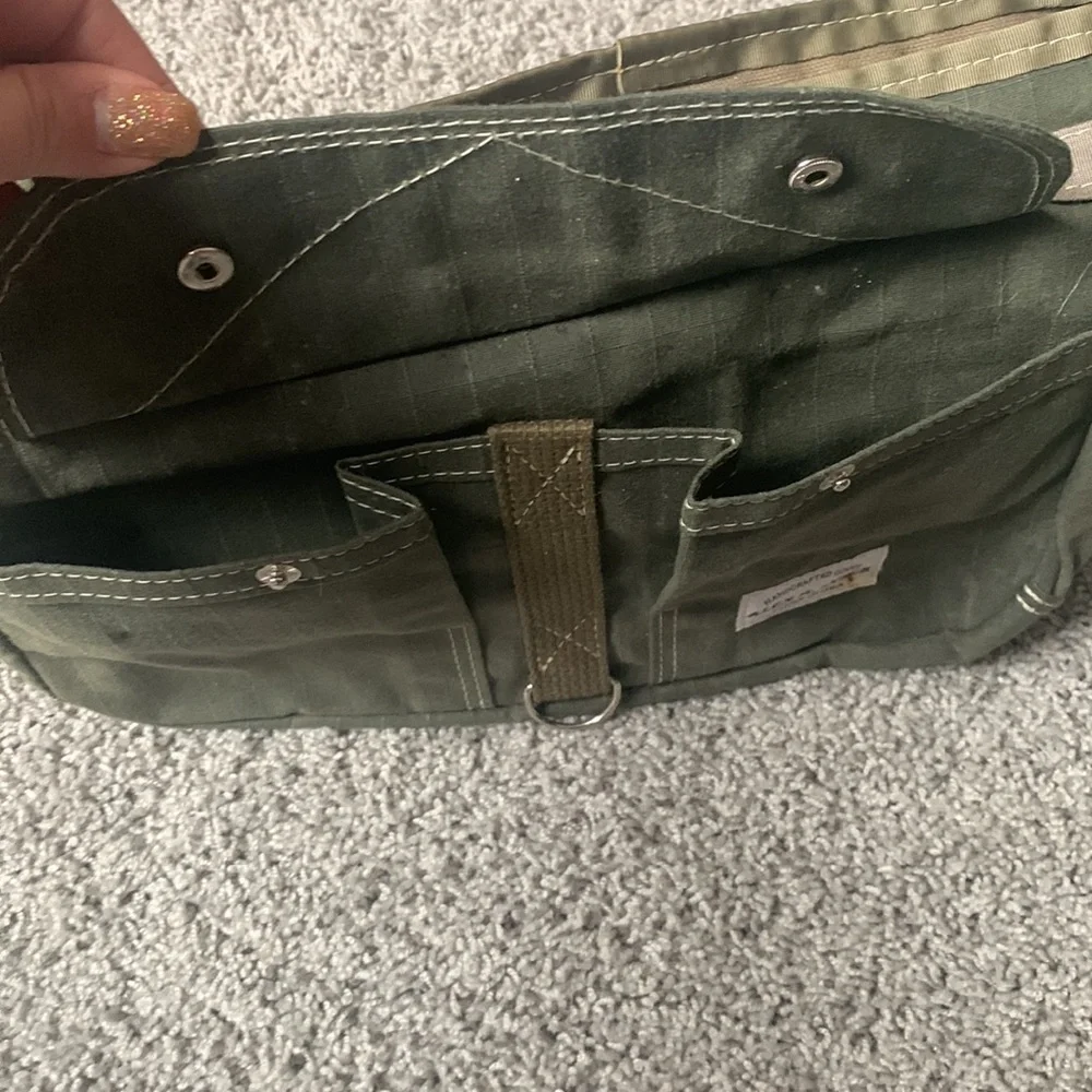 Alex M. Lynch Messenger Crossbody